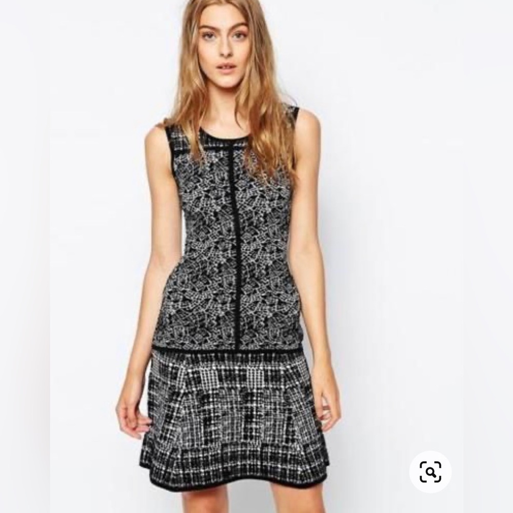 REISS Cleopatra TEXTURED FIT AND FLARE DRESS Women's Size 2 Excellent Pre-Owned